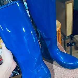 Size 9 Hunter boots, great condition and with a pair of thick Hunter brand socks